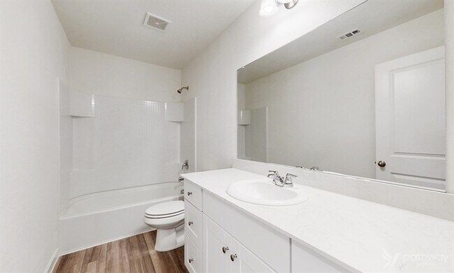 Building Photo - Move-in ready home in Fort Worth!