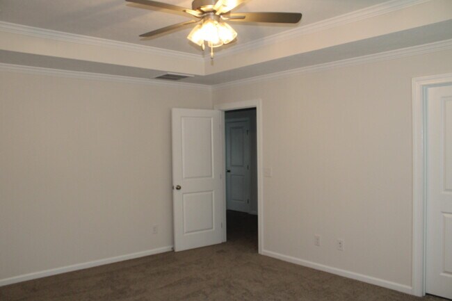 Building Photo - 846 Lillian Pk Dr