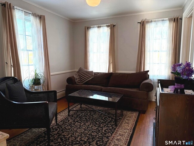 Building Photo - 43 Neck Rd