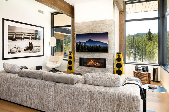 Building Photo - 4 Boathouse Way