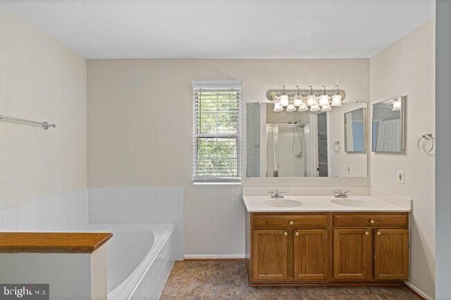 Building Photo - 3429 Lacrosse Ct