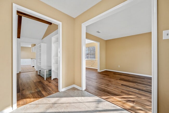 Building Photo - 9302 Claridge Dr