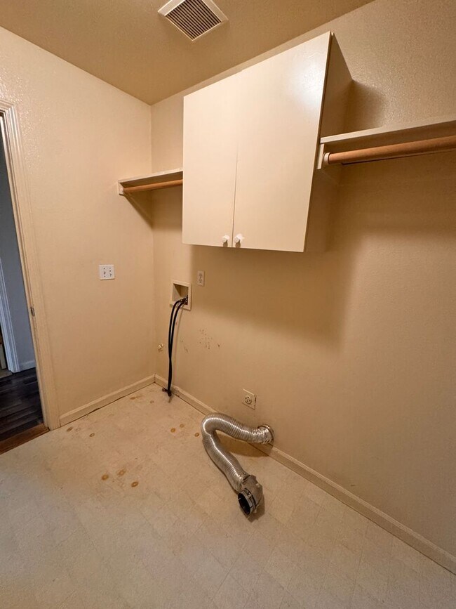 Building Photo - 106 Umpqua View Dr