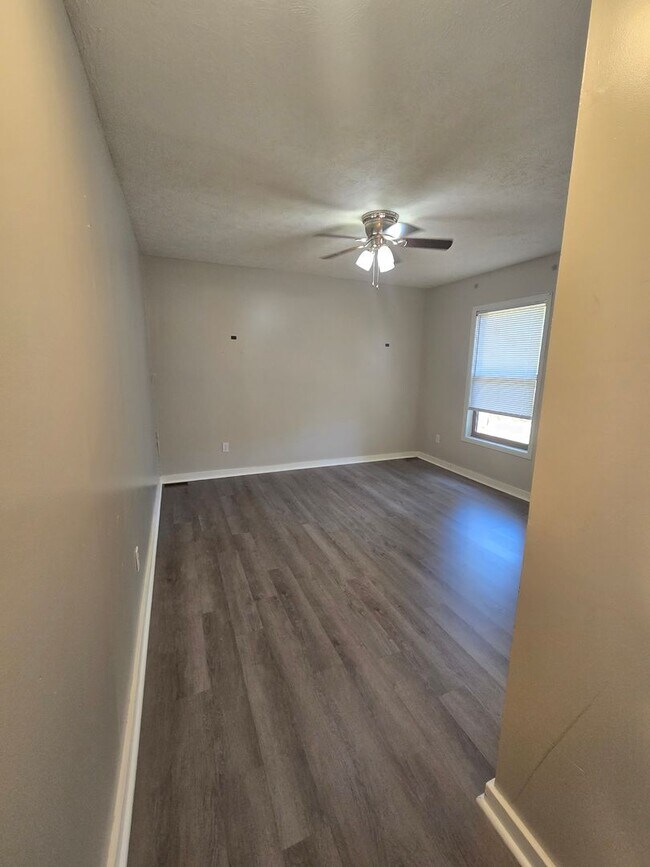 Building Photo - Townhome for rent