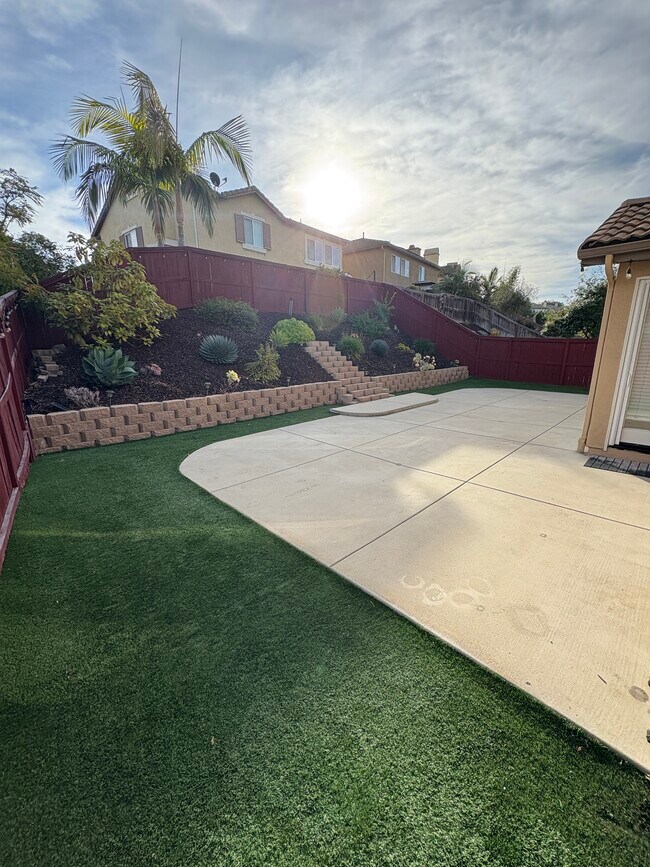 Building Photo - 871 Via La Venta