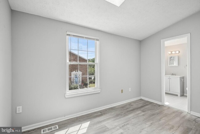 Building Photo - 7726 Mandan Rd