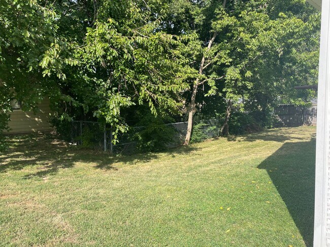 Building Photo - 1 Bedroom / 1 Bathroom in Downtown Springd...