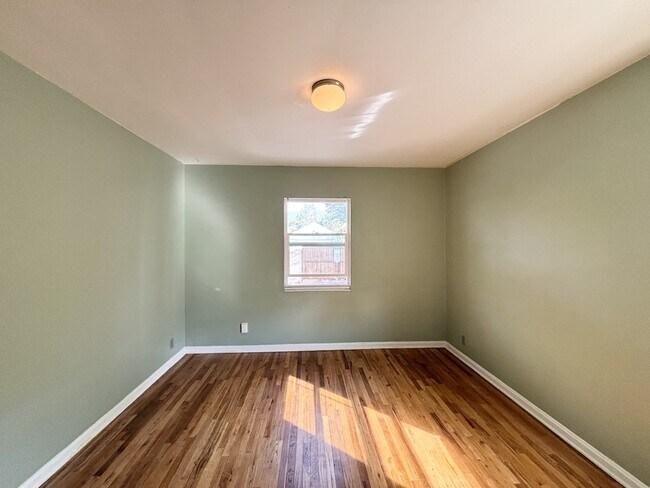Building Photo - 1507 S 700 E