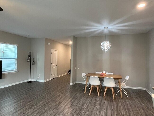 Building Photo - 4707 Waxwing St