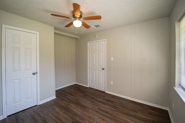 Building Photo - Move in Ready in 77705!  3 bed - 1.5 bath ready to be your new home.