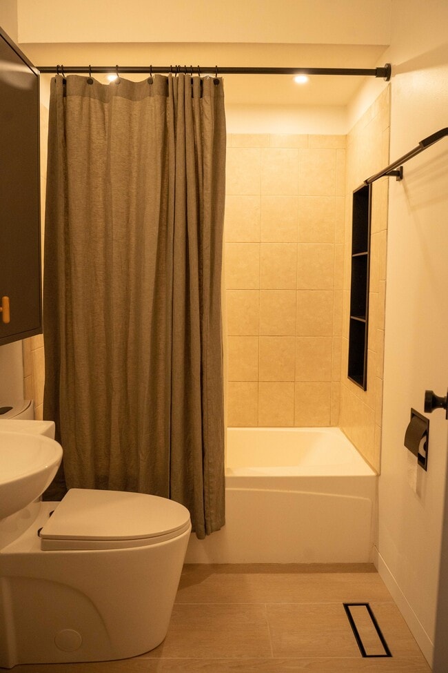 Building Photo - 1900 Mitchell Terrace