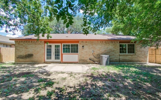 Building Photo - 17411 S Yorkglen Dr