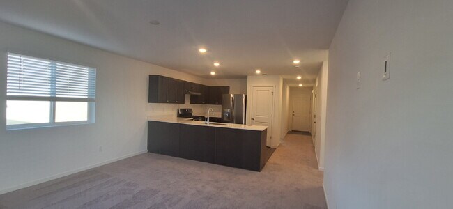 Building Photo - 3 Bedroom 2 Bathroom New build House