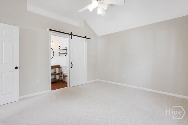 Building Photo - 120 Oak Ridge Cir