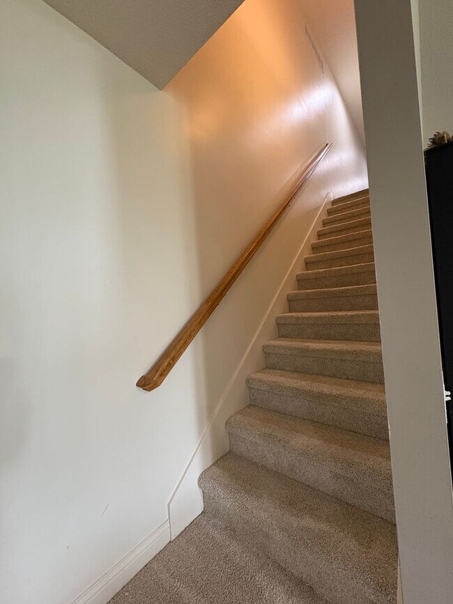 Building Photo - Townhome at Old Hawthorne