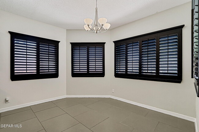 Building Photo - 13913 Golden Mesa Ct