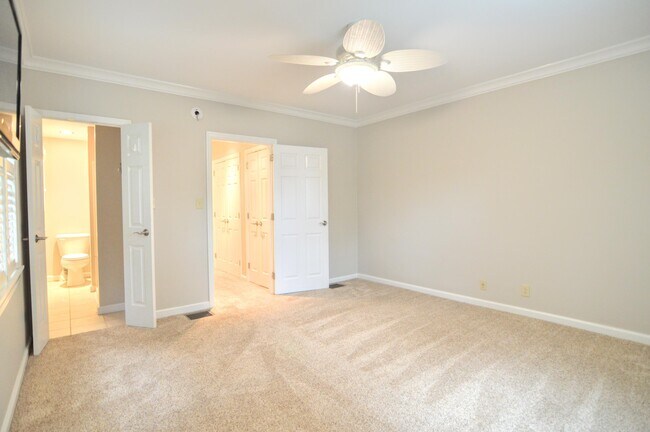 Building Photo - 215 Fort Mitchell Ave