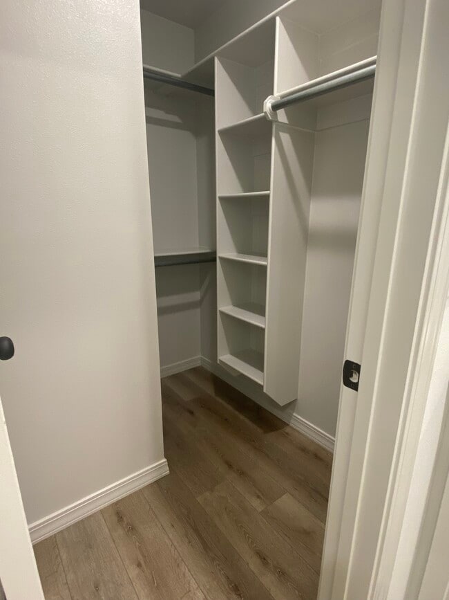 Building Photo - 416 E G St