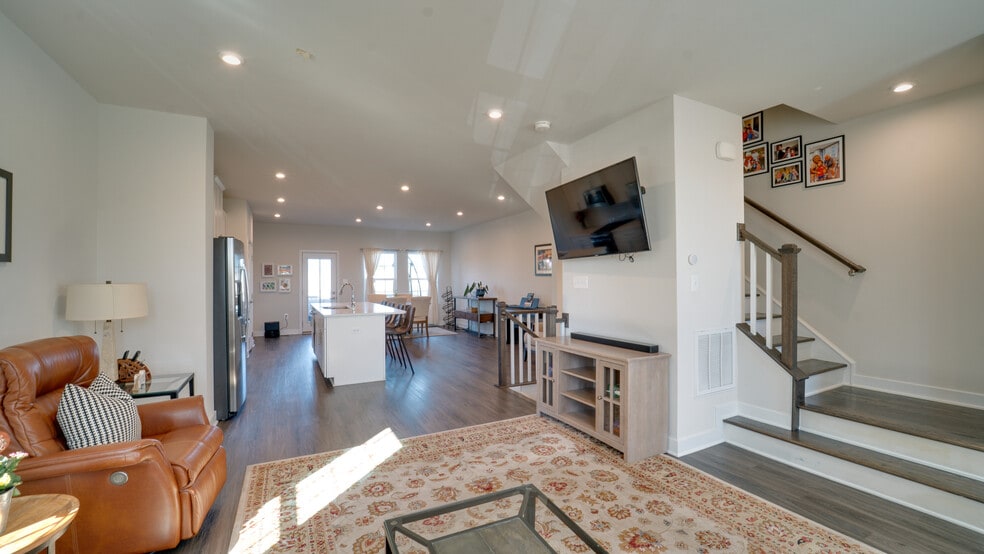 Building Photo - 2630 Jetstream Rd