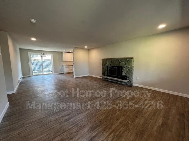 Building Photo - 9212 Lawndale Ave SW