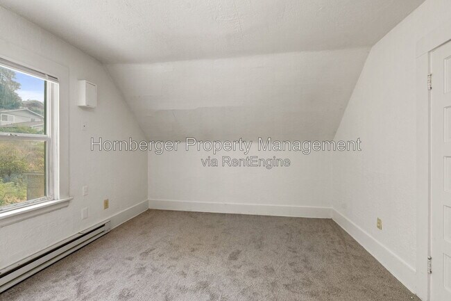 Building Photo - 1504 W Alice Ave