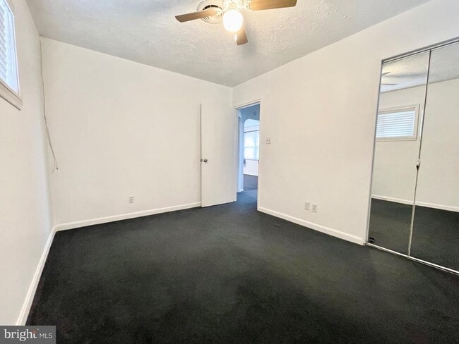 Building Photo - 1424 S Governors Ave