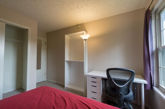 Building Photo - 3200 John Hinkle Pl