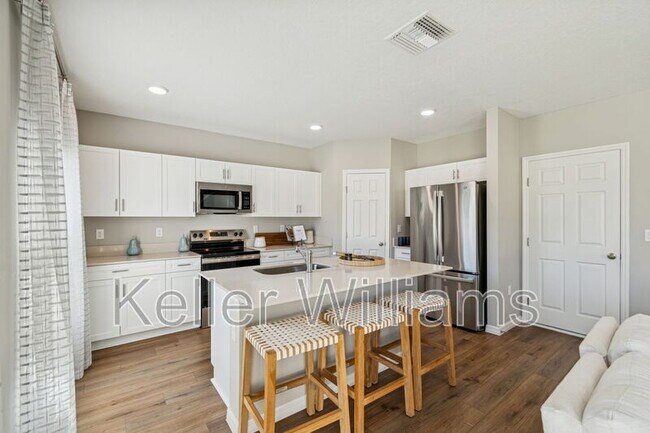 Building Photo - 601 Ambleside Dr