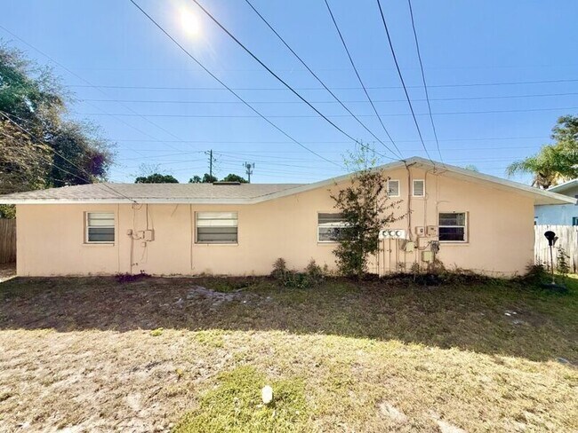 Building Photo - 972 San Christopher Dr