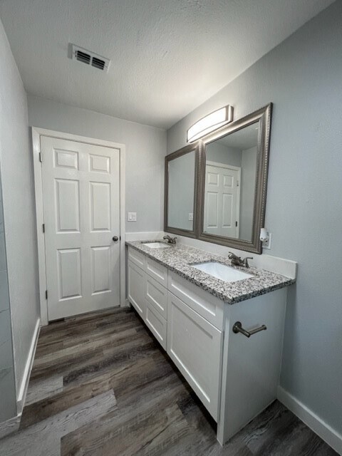 Building Photo - 710 Avenue J Pl