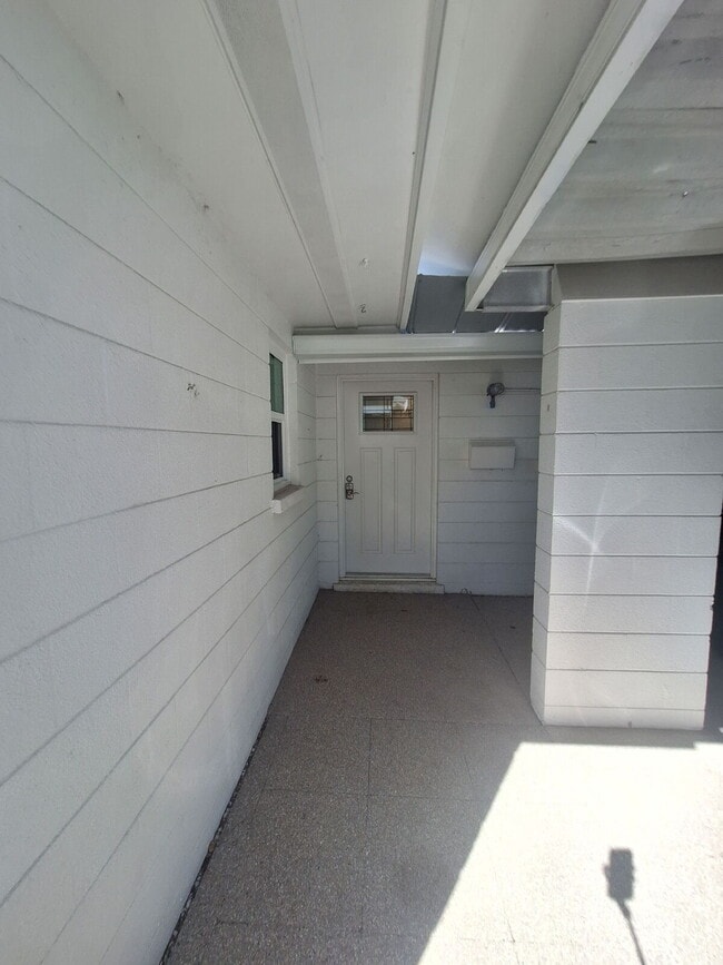 Building Photo - Charming Villa for Rent in Venice Gardens