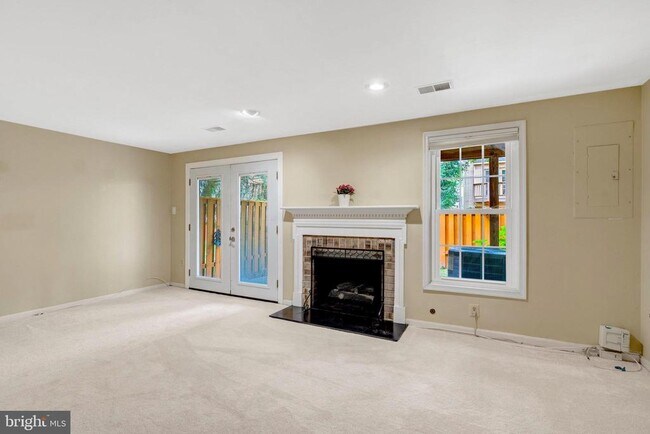 Building Photo - 4255 Sleepy Lake Dr