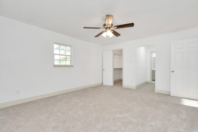 Building Photo - 1501 Maiden Ln