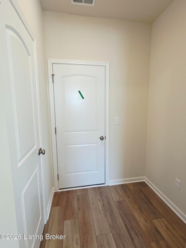 Building Photo - 11144 Castlebrook Dr