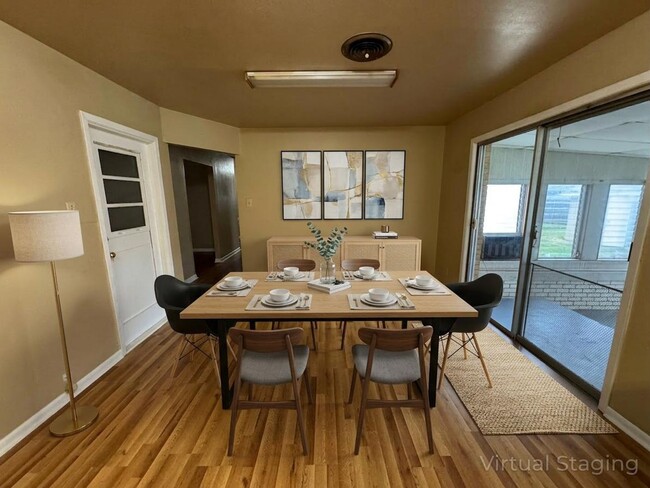 Building Photo - 2318 Mary Ln