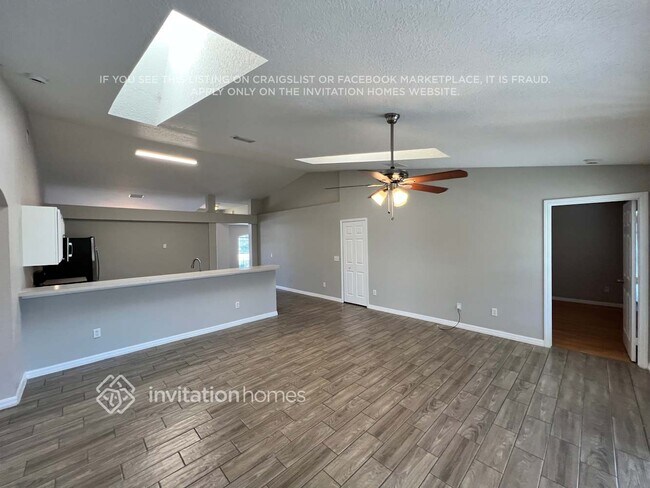 Building Photo - 5341 NW Aloha St