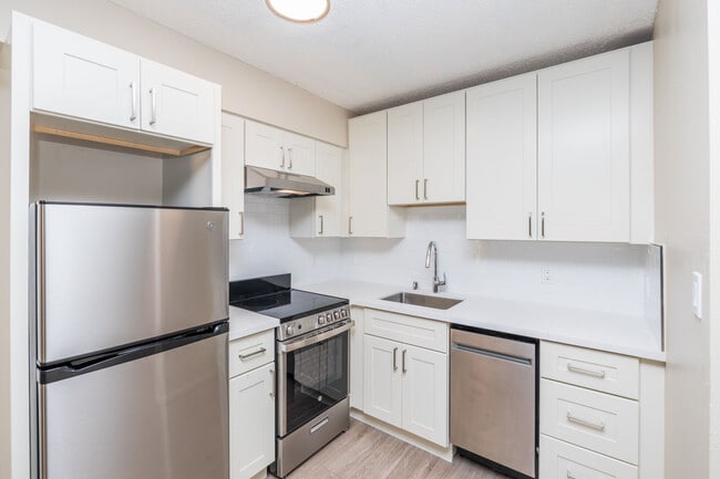 Building Photo - 630 Mariposa