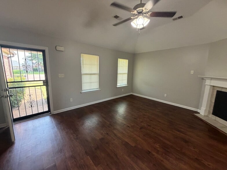 Building Photo - 5448 Mallard Park Blvd