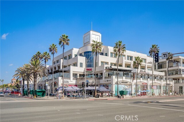 Building Photo - 16562 Regina Cir