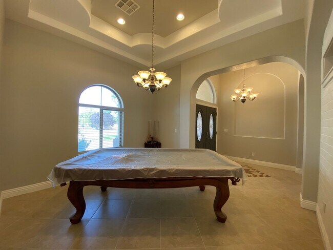 Building Photo - CALVADA VALLEY U.1 - Oakleaf Avenue