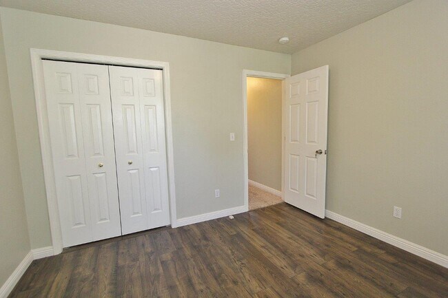 Building Photo - 705 Spruce Creek Dr