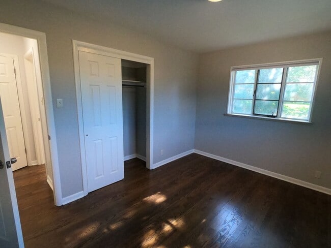 Building Photo - Beautifully remodeled 3 bed 2.5 bath house in Broomfield