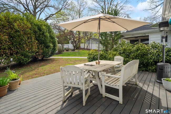 Building Photo - 13 Birch St