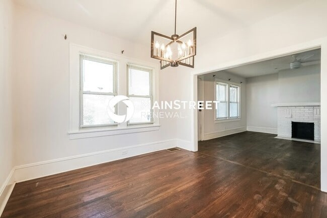 Building Photo - 3 Bedroom Pet-Friendly Home in Atlanta, GA with Main Street Renewal