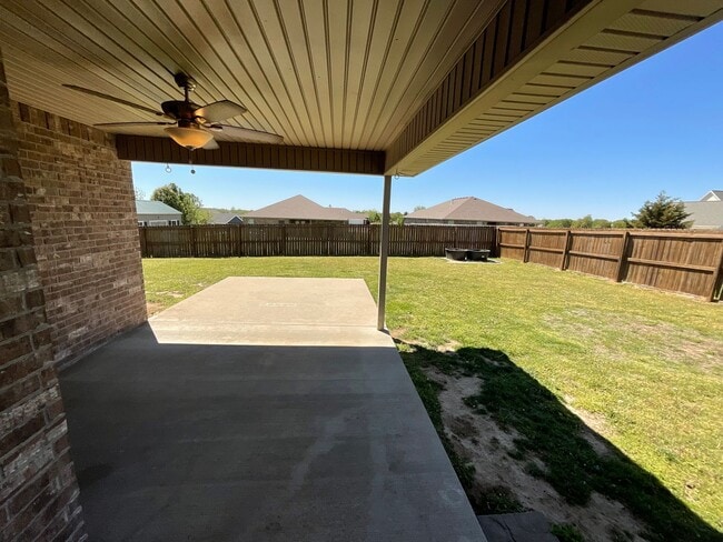 Building Photo - Beautiful 3BR/2BA Home in Joplin, MO with ...