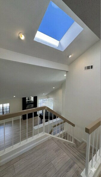 Building Photo - 5813 Serrania Ave