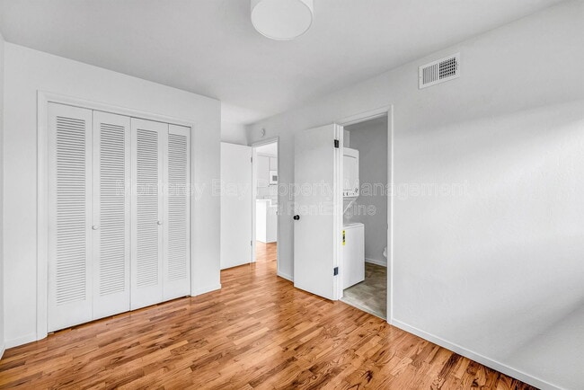 Building Photo - 226 Park St