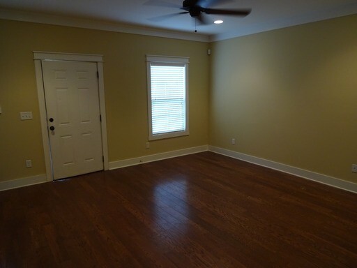Building Photo - Townhome For Rent in Tuscaloosa!! Availabl...