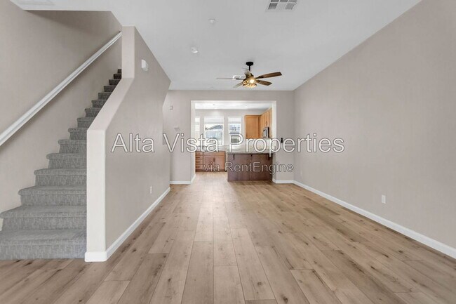 Building Photo - 16912 Laurel Hill Ln