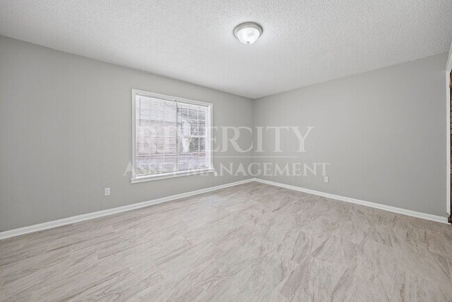 Building Photo - A Must See!!!!! Section 8 Friendly & Ready...